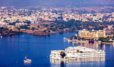 lake pichola in udaipur