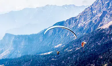 paragliding at solang valley, manali