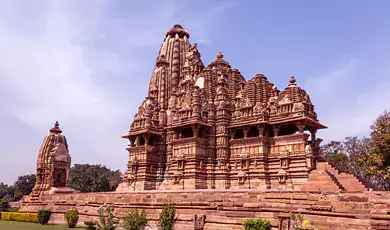 vishvanatha temple in khajuraho